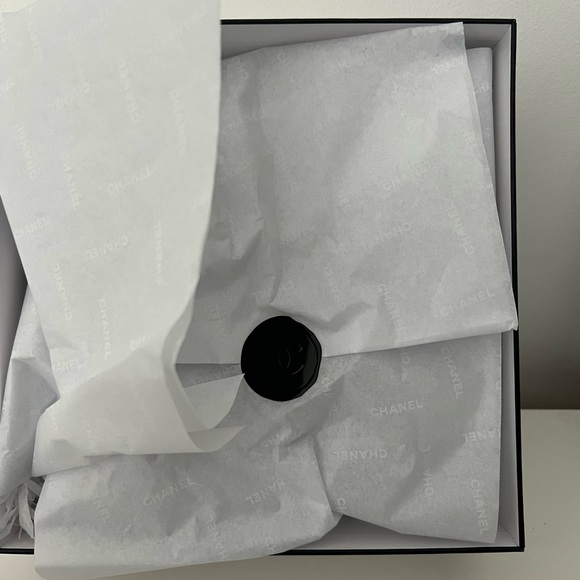 Chanel Box 9x9x4 - Picture 4 of 7